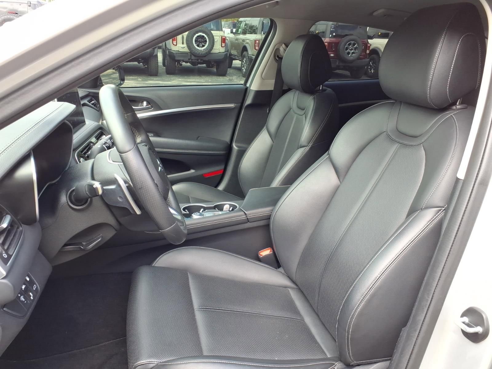 Used 2019 Genesis G70 2.0T Advanced RWD image 16
