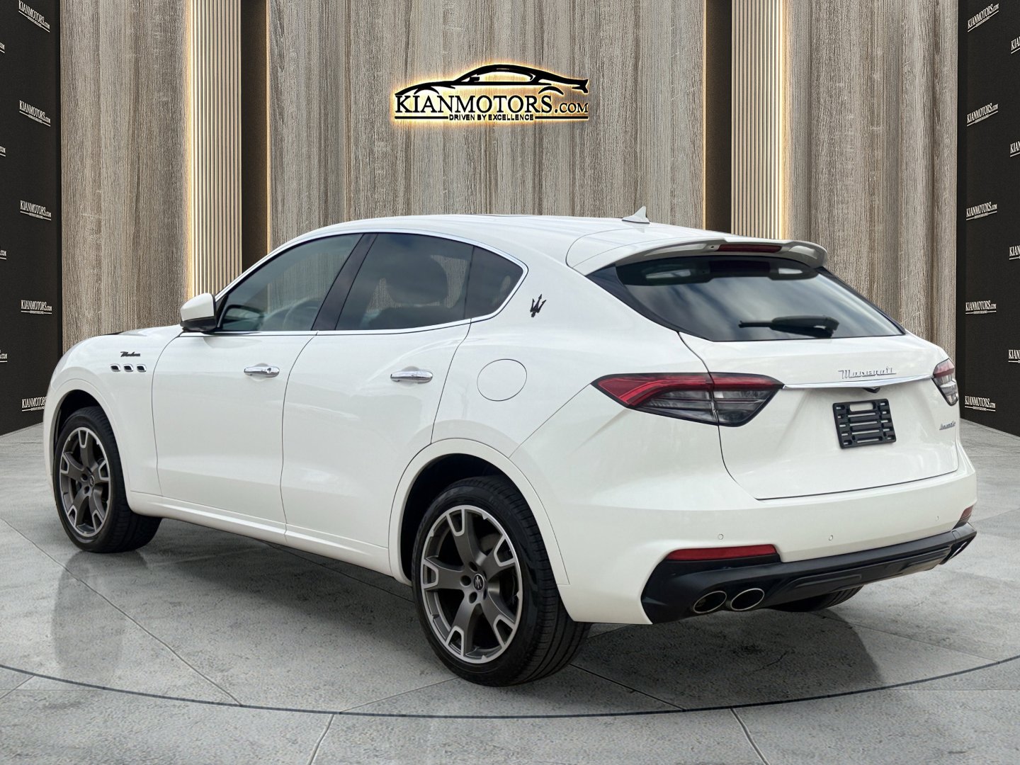 Used 2023 Maserati Levante Modena image 5
