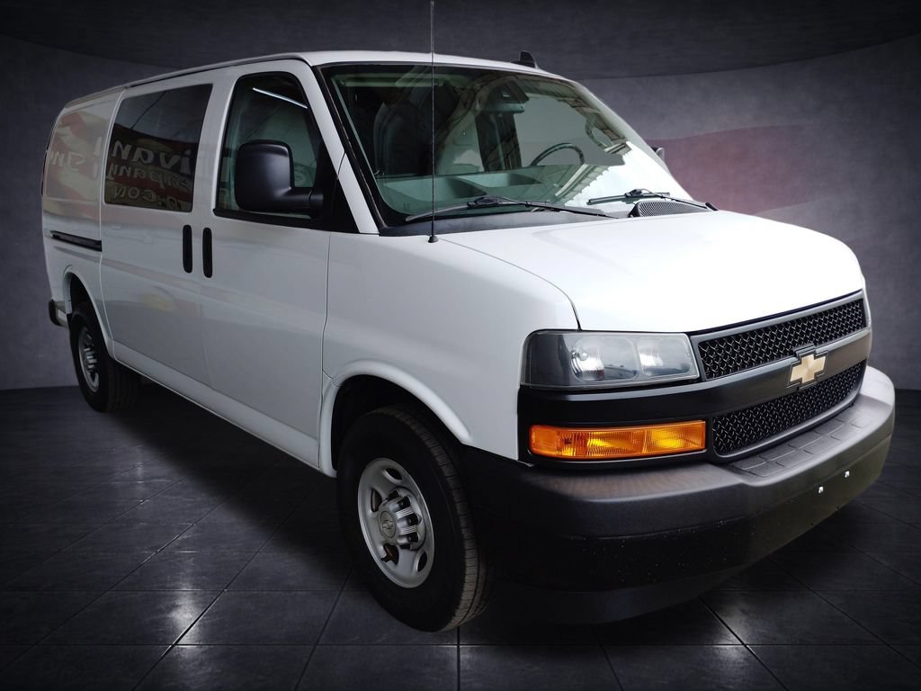 Used 2019 Chevrolet Express 2500 w/ Driver Convenience Package RWD image 7