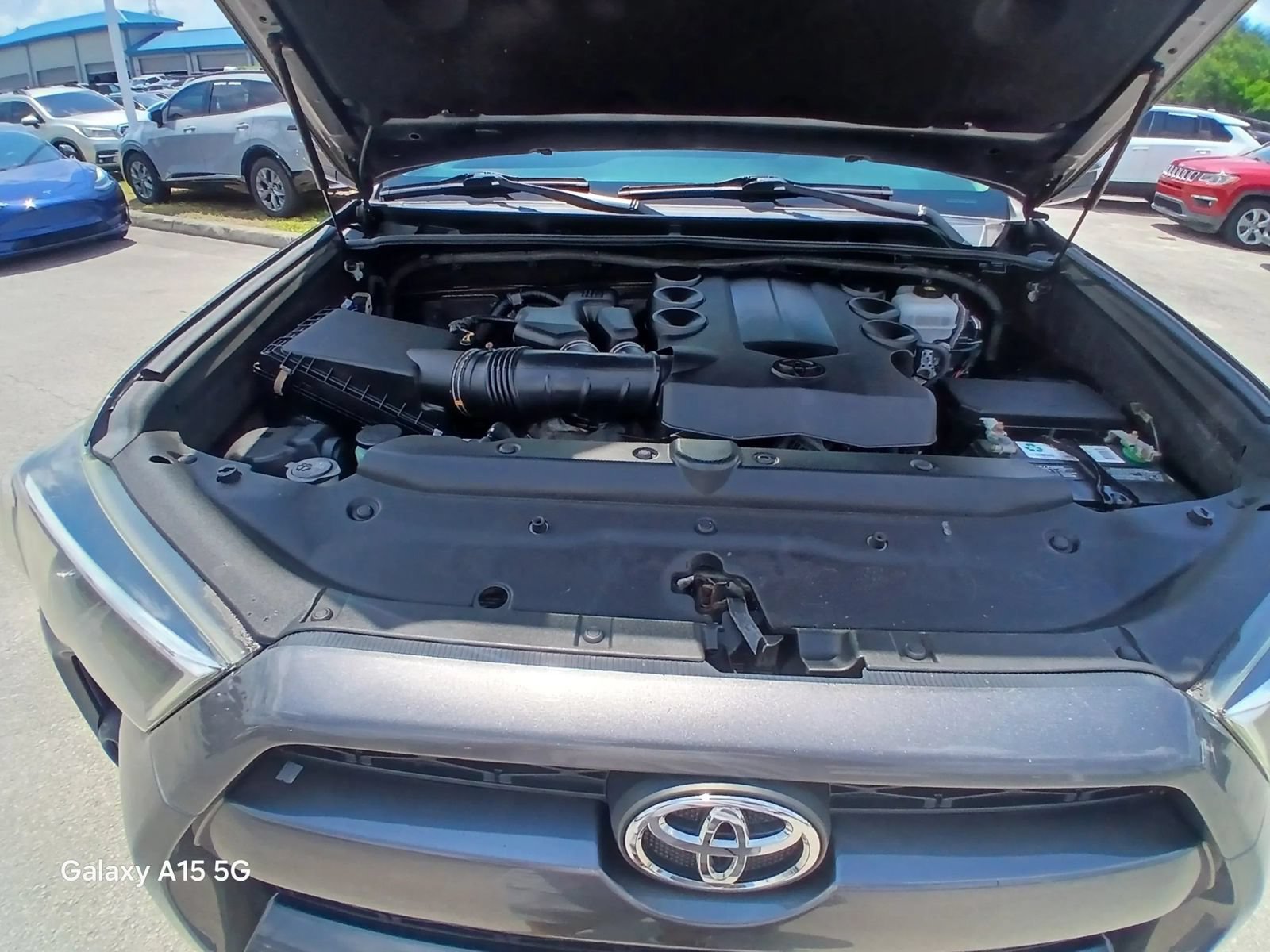 Used 2017 Toyota 4Runner SR5 AWD/4WD image 18