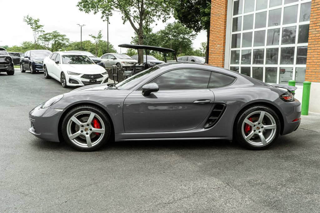 Used 2018 Porsche 718 Cayman RWD image 32