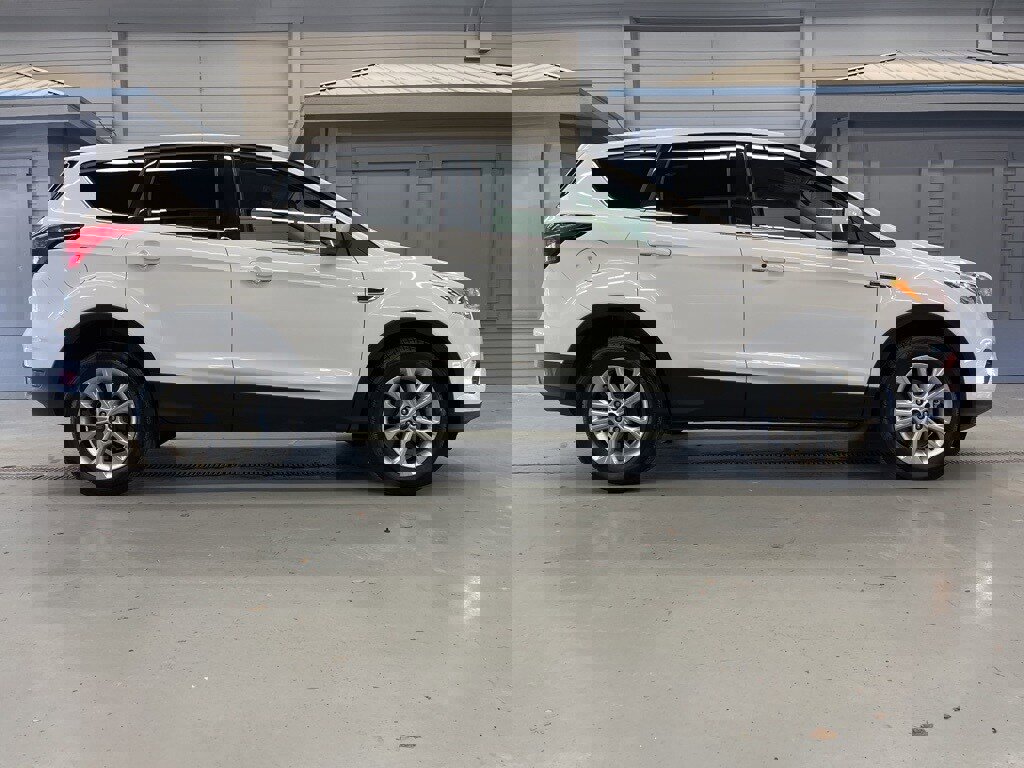 Used 2019 Ford Escape SE image 8