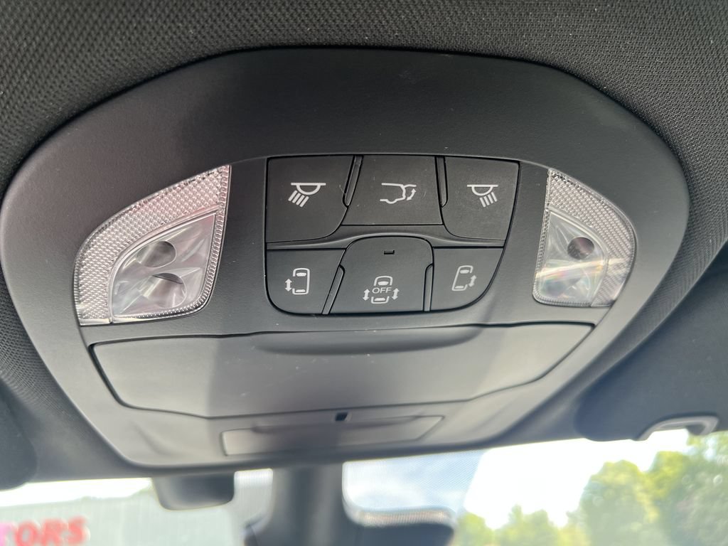 Used 2021 Chrysler Pacifica Touring-L w/ S Appearance Package FWD image 14