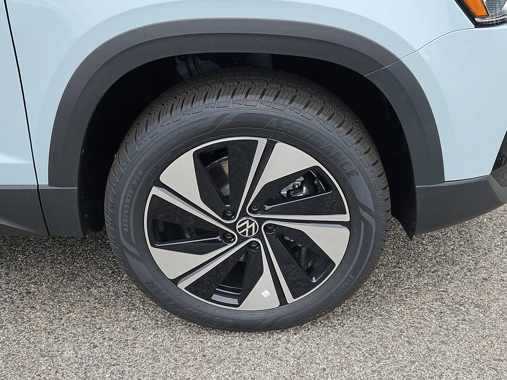 New 2026 Volkswagen Taos SE AWD/4WD image 4