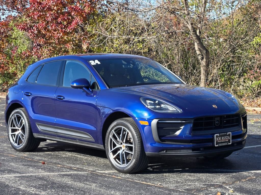 Certified 2024 Porsche Macan image 9