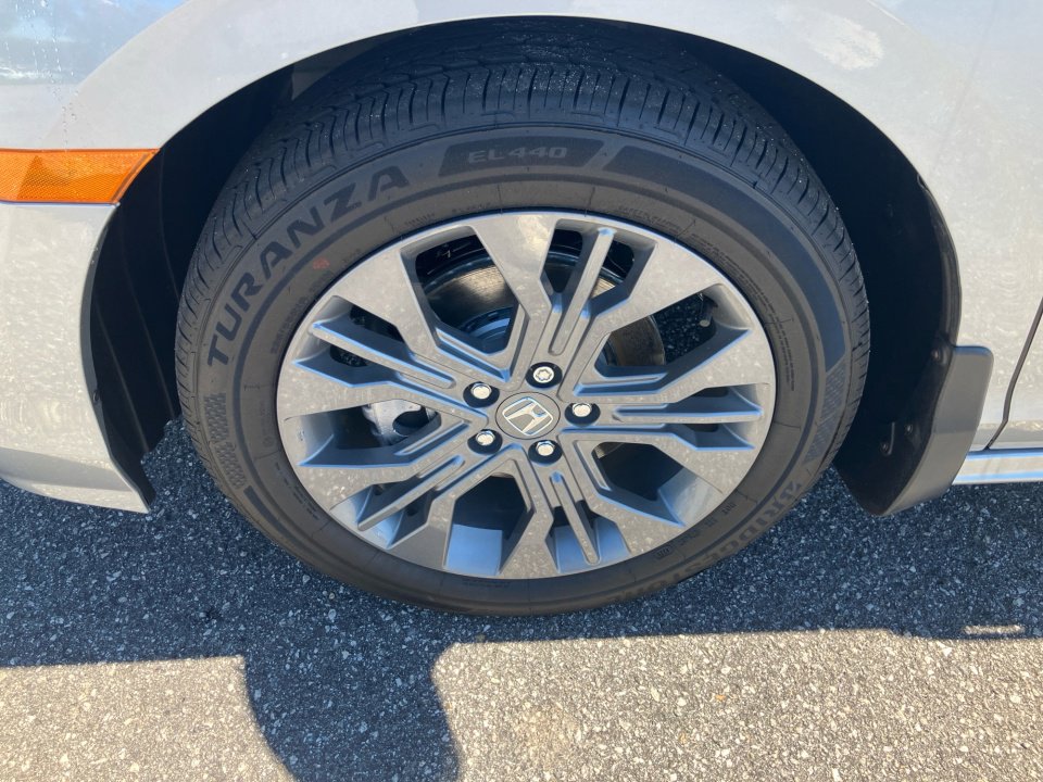 New 2026 Honda Odyssey Touring image 27