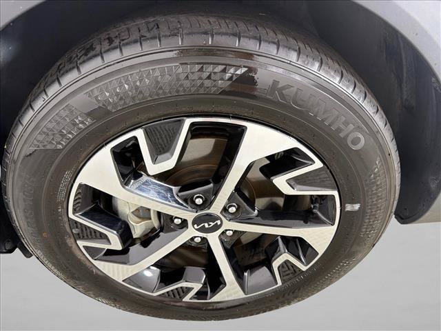 Used 2024 Kia Sportage EX FWD image 12