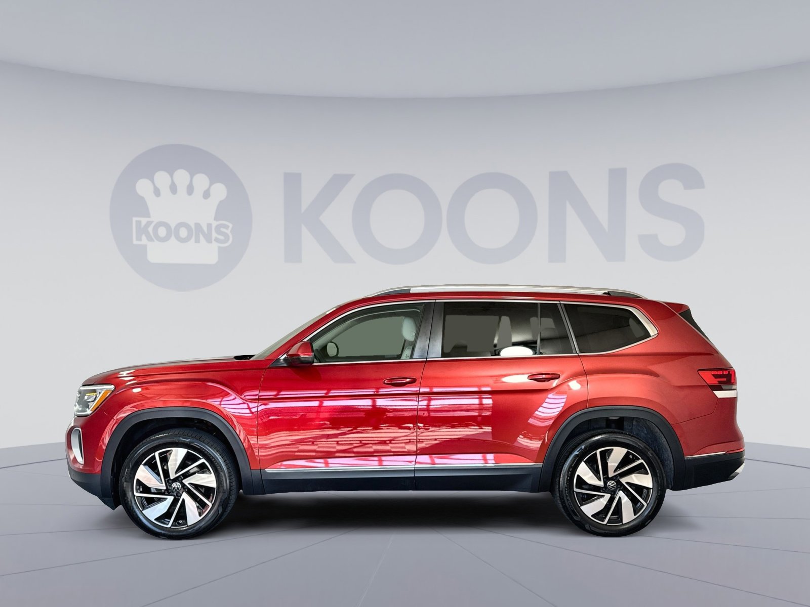 Used 2024 Volkswagen Atlas SEL image 2