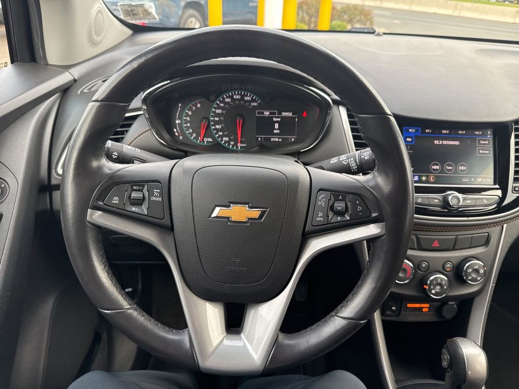 Used 2022 Chevrolet Trax LT w/ LT Convenience Package image 34