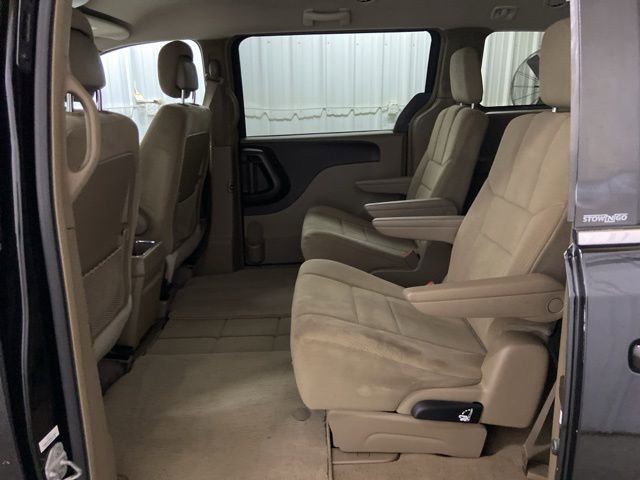 Used 2014 Chrysler Town & Country Touring FWD image 25