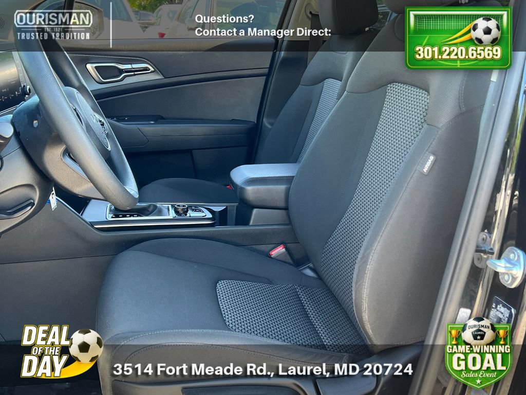 Used 2025 Kia Sportage LX FWD image 6