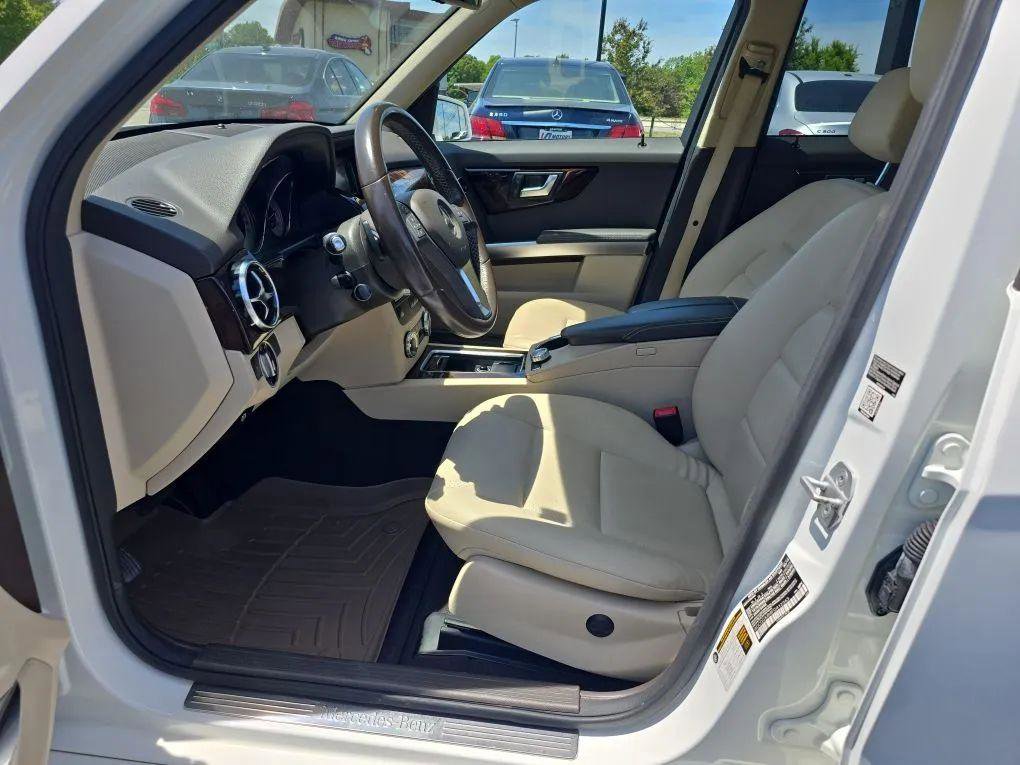 Used 2015 Mercedes-Benz GLK 350 4MATIC image 11