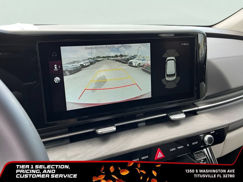 Used 2024 Kia Carnival EX FWD image 32