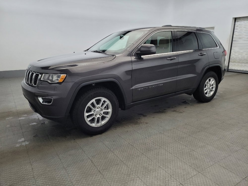 Used 2020 Jeep Grand Cherokee Laredo image 2