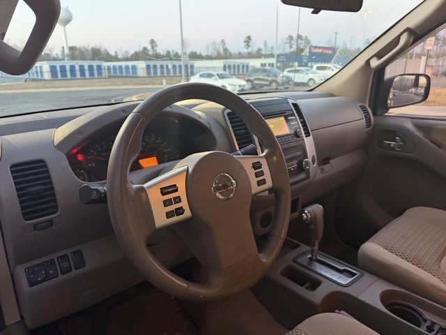 Used 2013 Nissan Frontier SV image 8