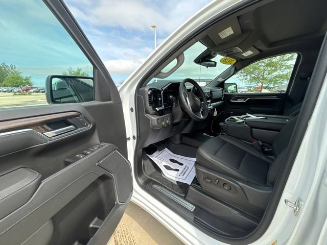 New 2026 Chevrolet Silverado 1500 LT w/ Leather Package AWD/4WD image 2
