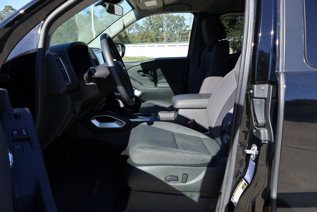 Used 2024 Nissan Frontier SV w/ Technology Package image 7