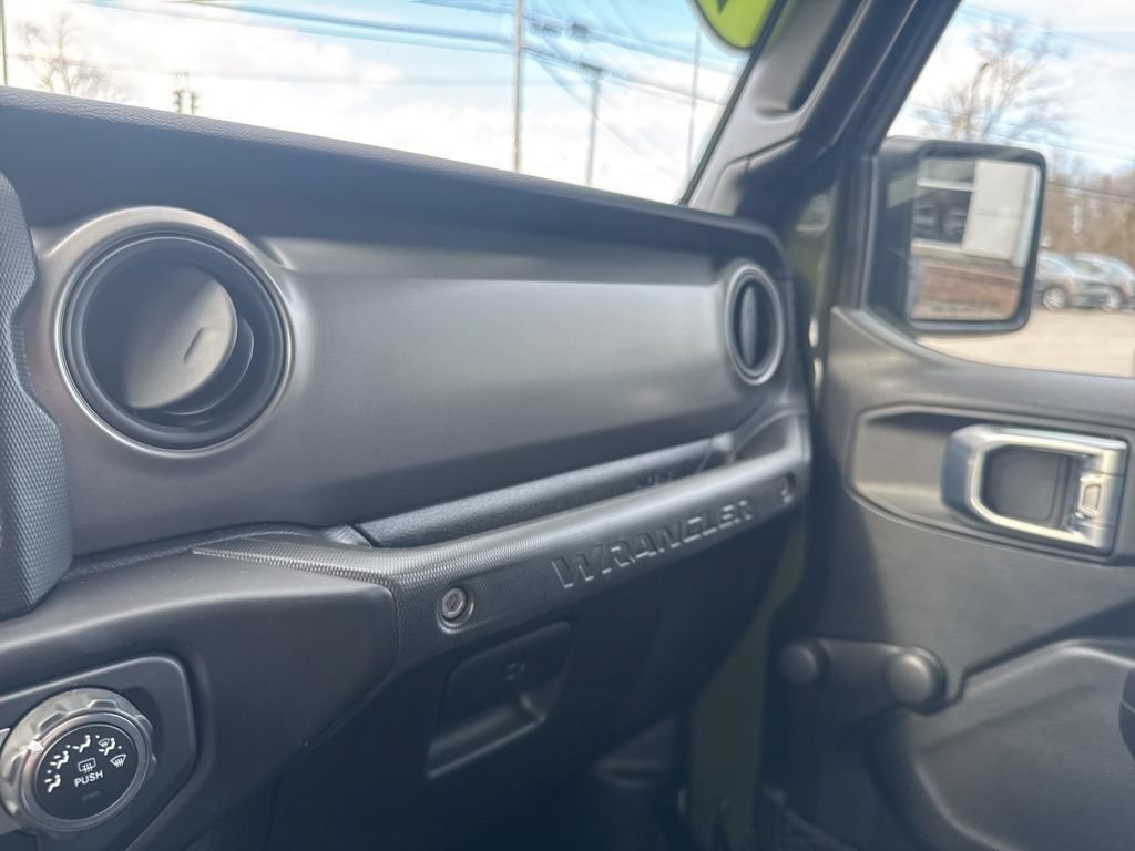 Used 2021 Jeep Wrangler Unlimited Sport AWD/4WD image 32
