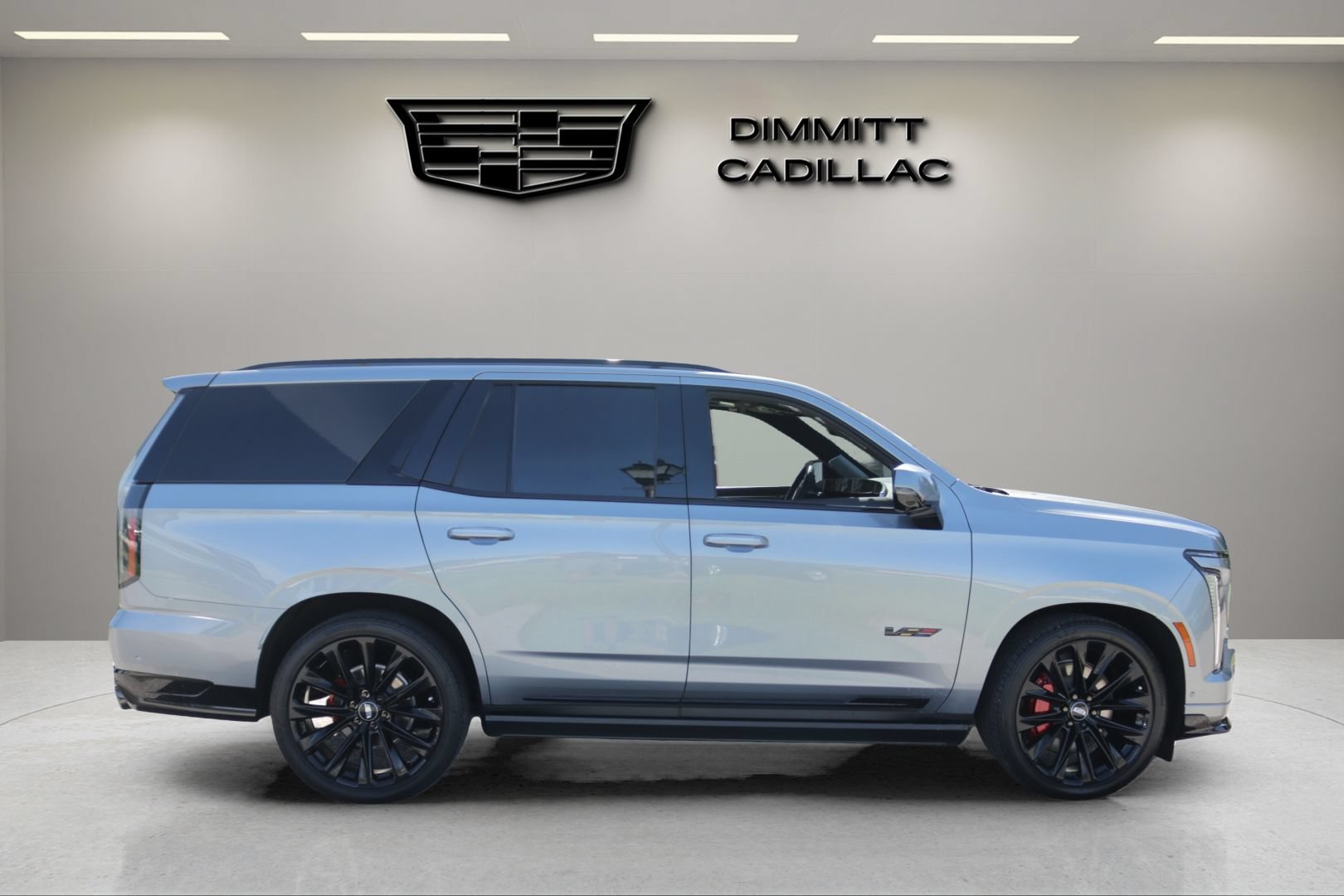 Certified 2025 Cadillac Escalade V w/ LPO, ONYX Package AWD/4WD image 4