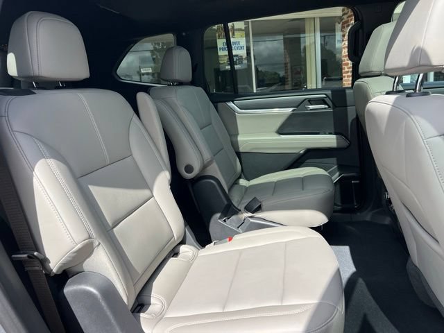 Used 2026 GMC Acadia Elevation w/ Elevation Premium Package FWD image 27