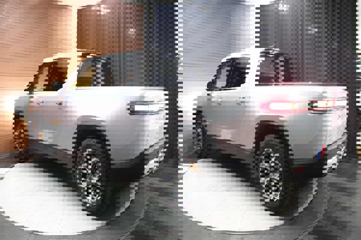 Used 2023 Rivian R1T Adventure image 10