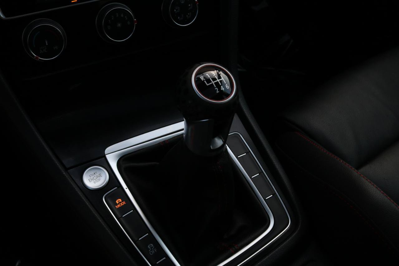 Used 2015 Volkswagen GTI SE w/ Lighting Package (SEL) FWD image 37