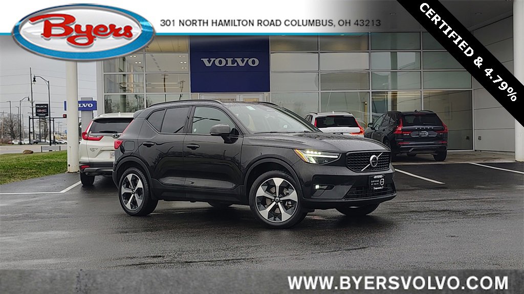 Used 2025 Volvo XC40 B5 Plus image 1