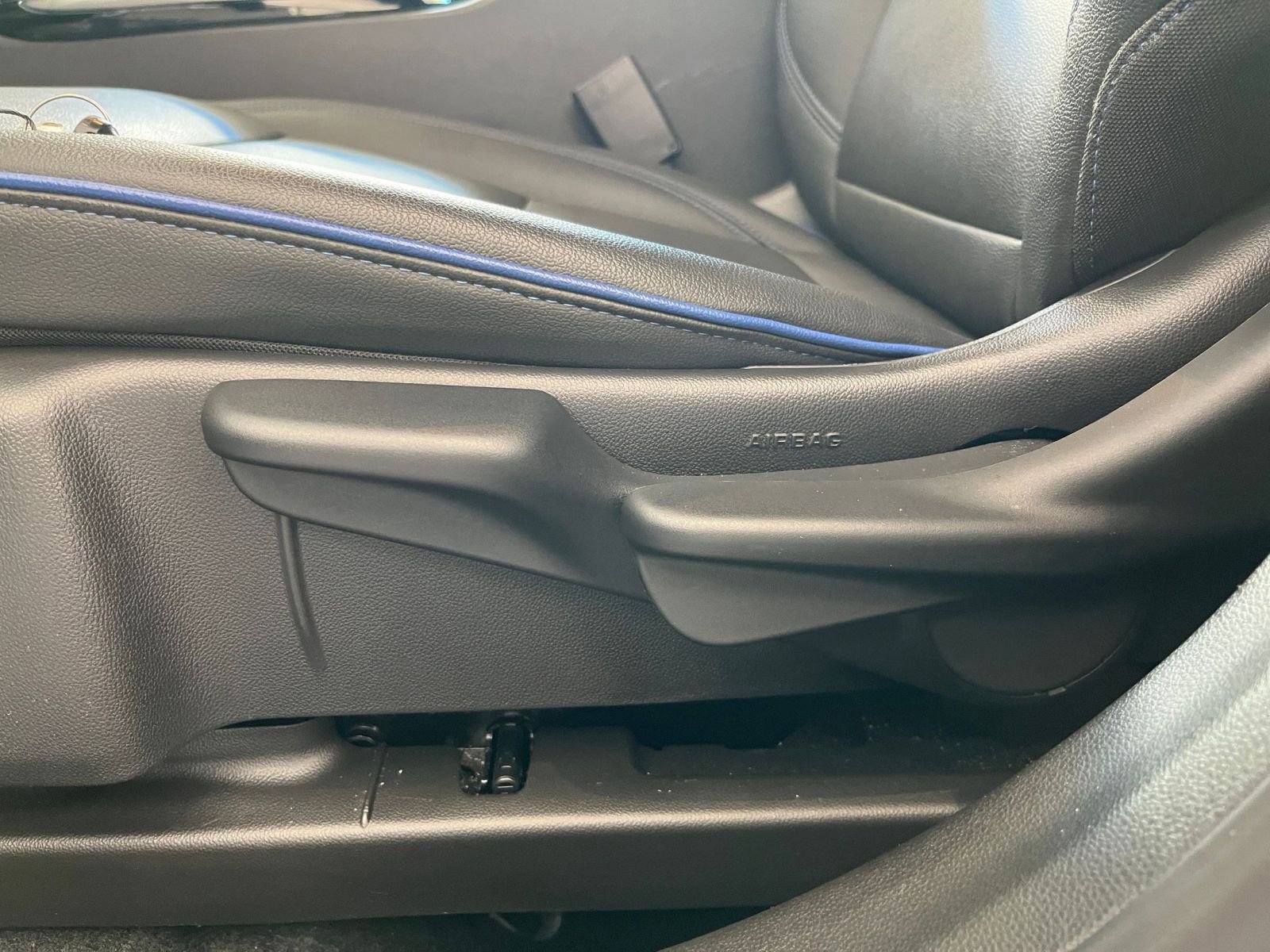 Used 2025 Buick Envista Sport Touring image 23