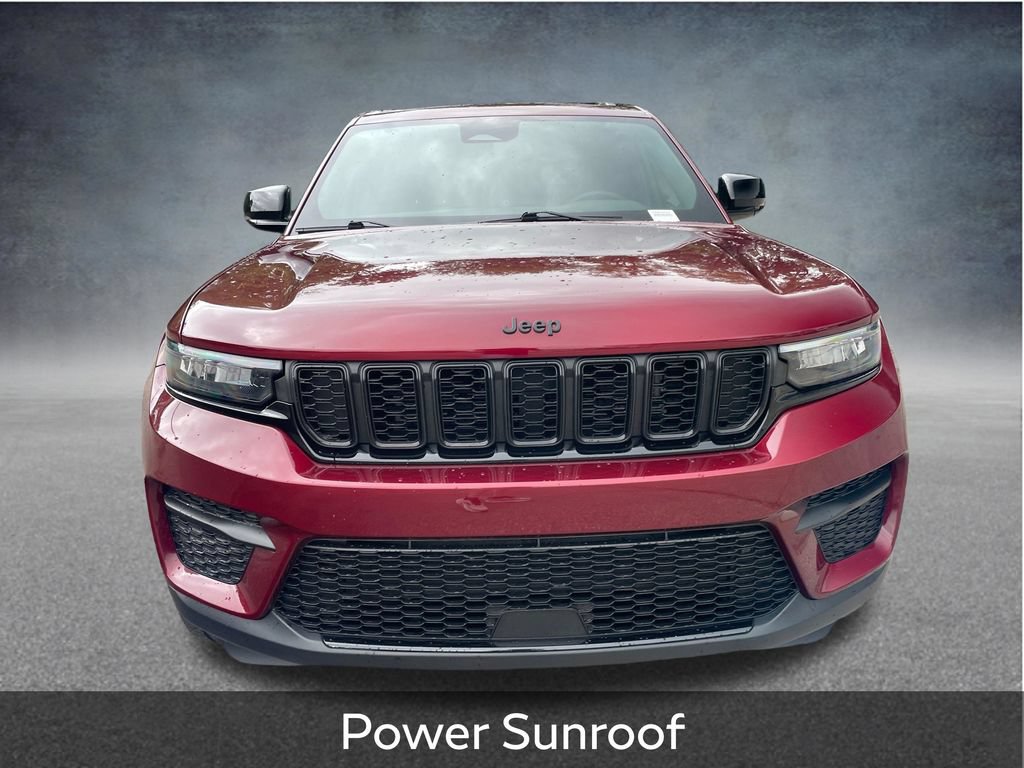 Used 2024 Jeep Grand Cherokee Altitude AWD/4WD image 3