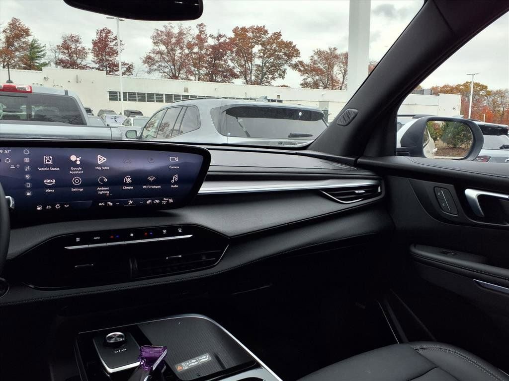 Used 2025 Buick Enclave Preferred w/ Power Package image 26