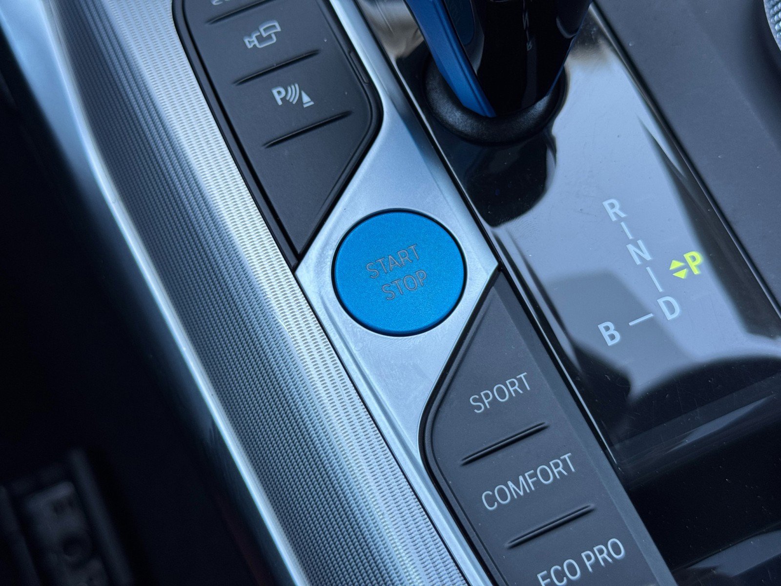 Used 2022 BMW i4 eDrive40 w/ M Sport Package image 33