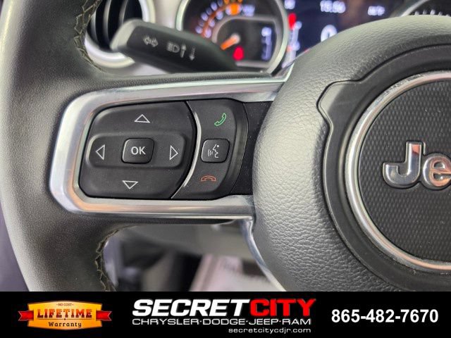 Used 2023 Jeep Wrangler Unlimited Sahara AWD/4WD image 16