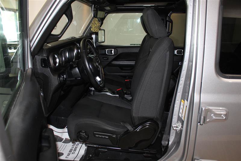 Used 2019 Jeep Wrangler Unlimited Sahara AWD/4WD image 26