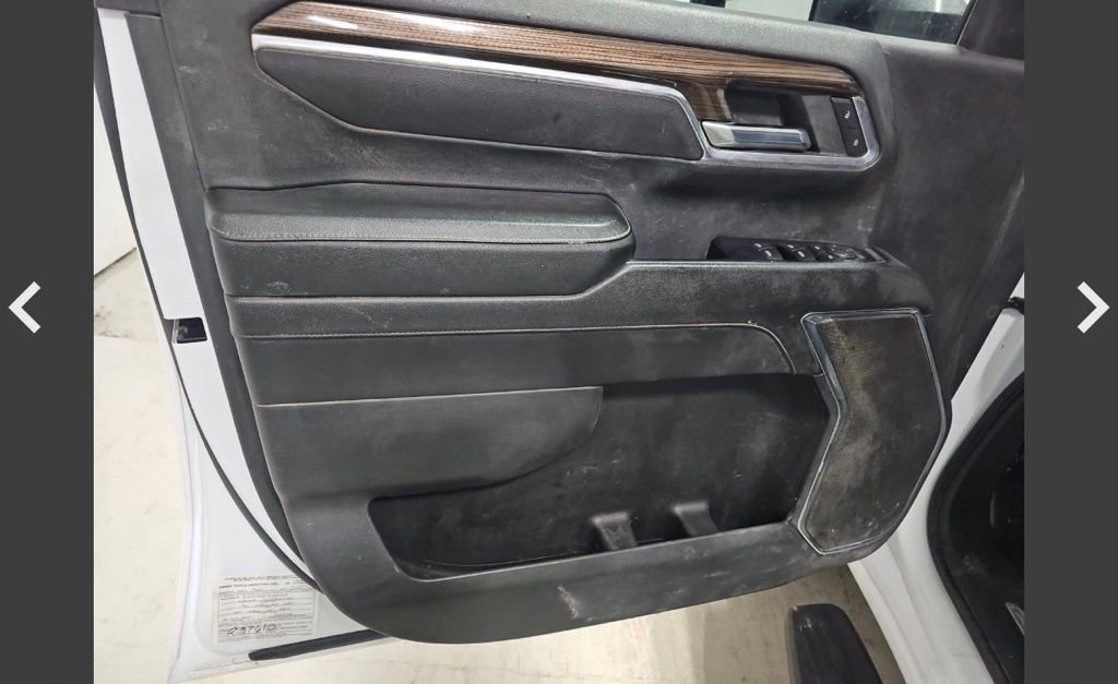 Used 2024 Chevrolet Silverado 2500 LT w/ Convenience Package image 8