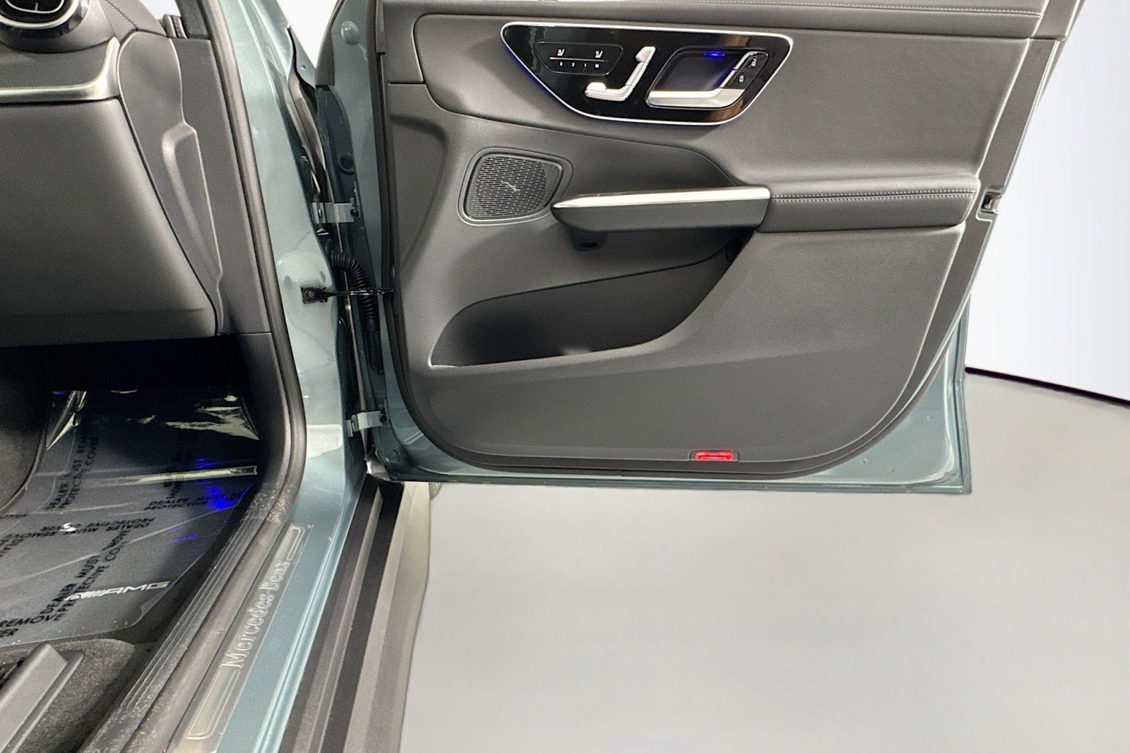 New 2026 Mercedes-Benz GLC 300 image 23