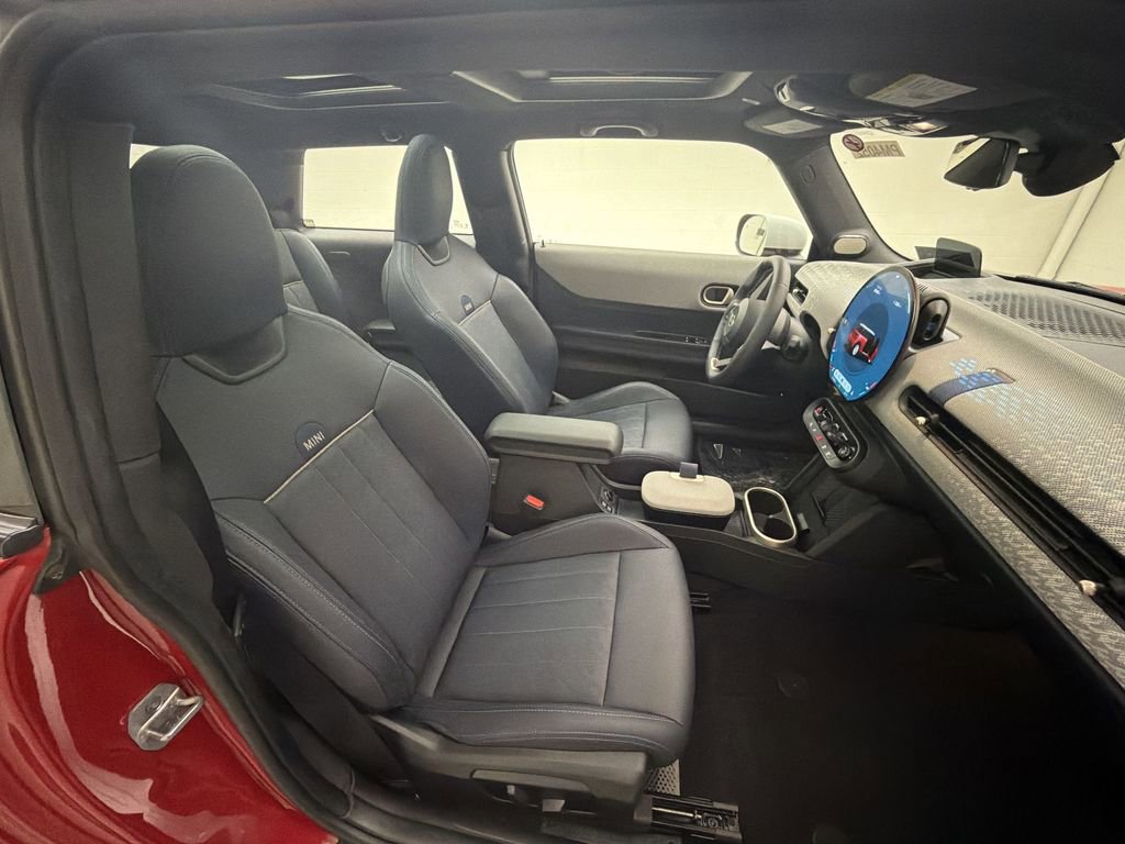 Certified 2025 MINI Cooper S image 27