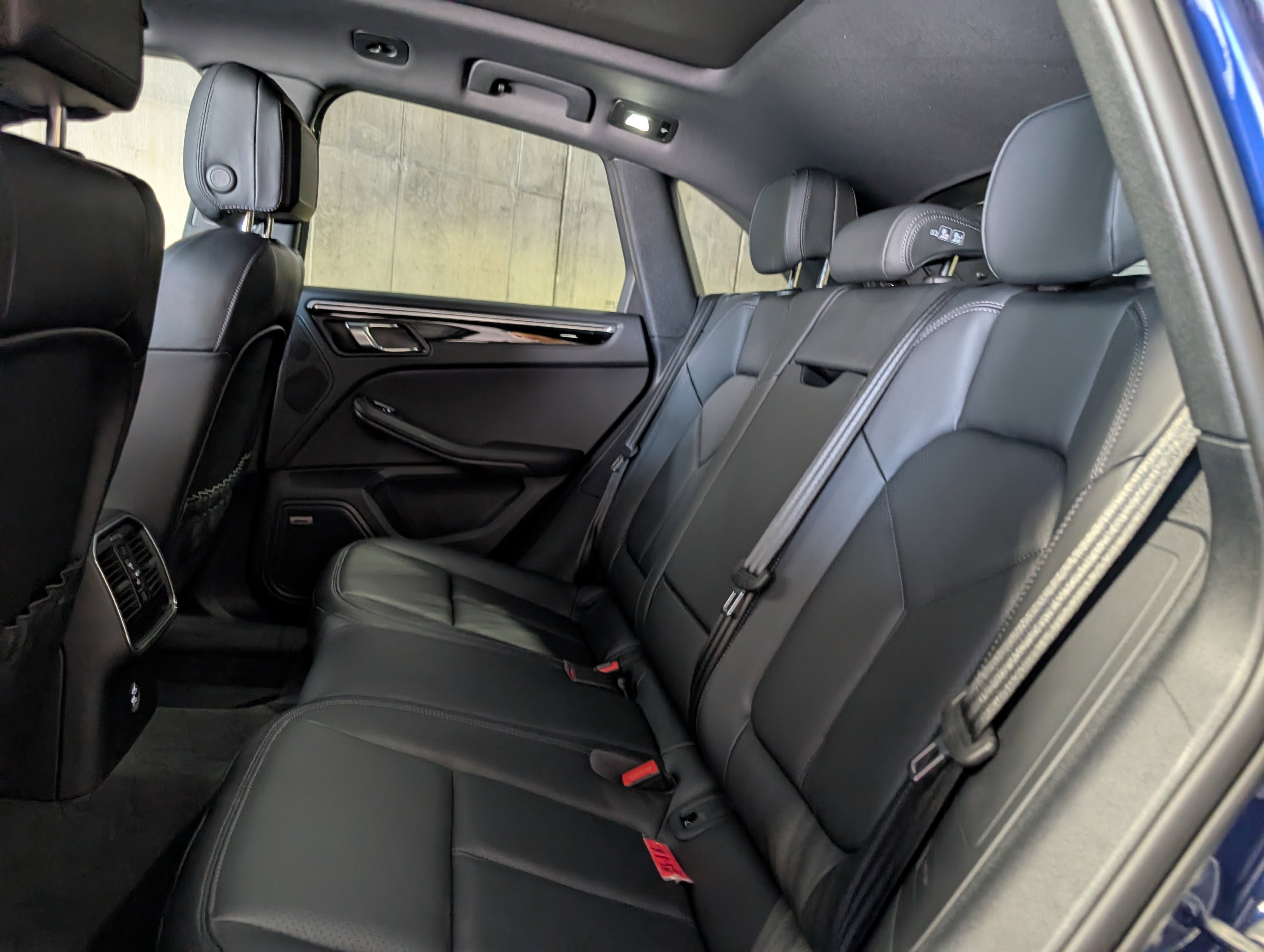 Certified 2024 Porsche Macan image 8