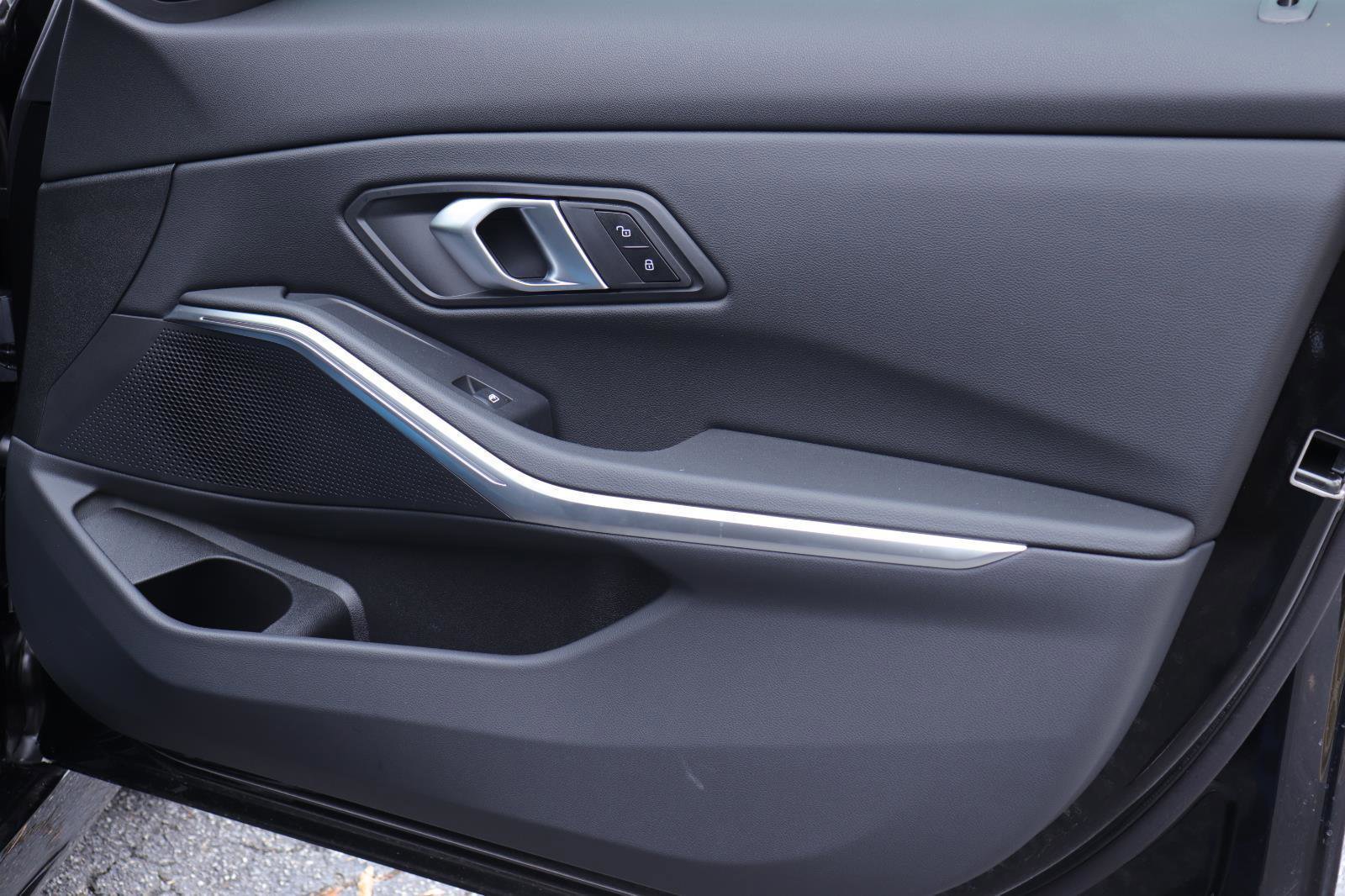 Used 2026 BMW 330i Sedan w/ M Sport Package image 16