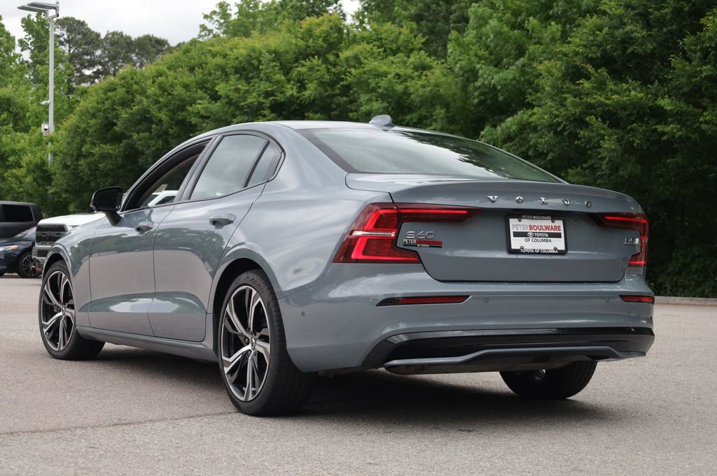 Used 2023 Volvo S60 B5 Plus w/ Climate Package FWD image 4