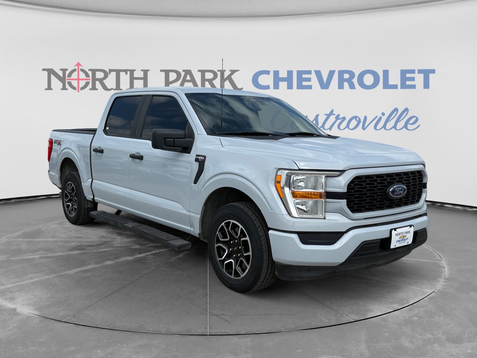 Used 2022 Ford F150 XL w/ STX Appearance Package RWD image 3