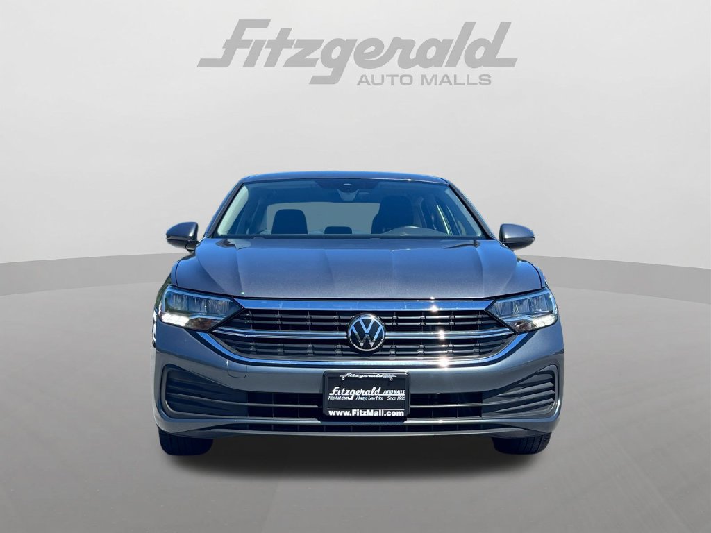 Used 2024 Volkswagen Jetta SE FWD image 6