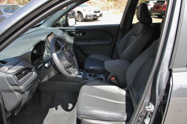 Used 2025 Subaru Forester Limited AWD/4WD image 18