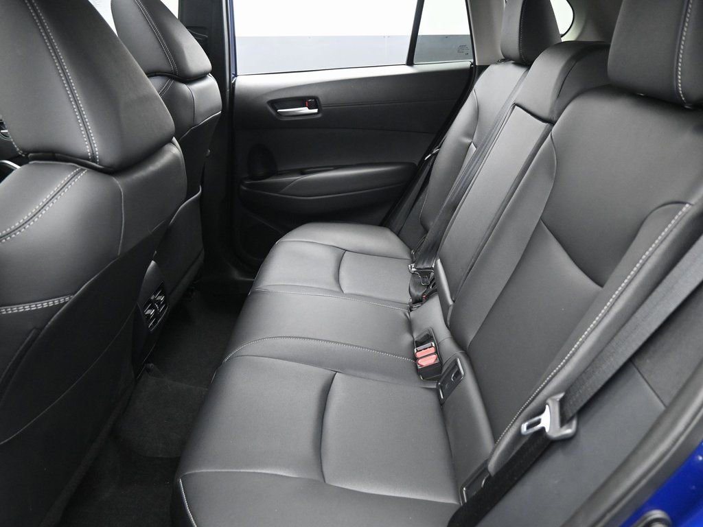 Used 2025 Toyota Corolla Cross XLE w/ Convenience Package FWD image 25