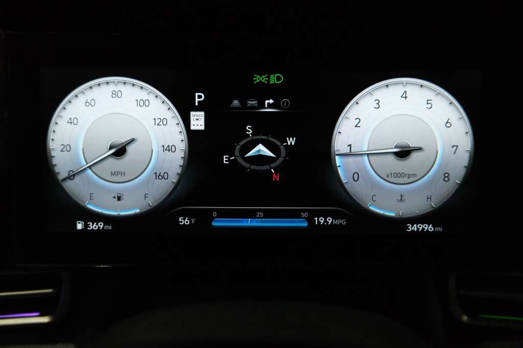 Used 2025 Hyundai Elantra SEL FWD image 40