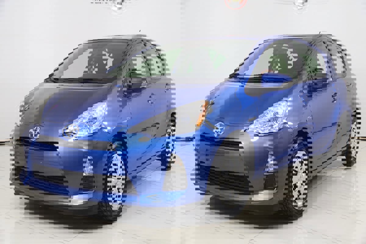 Used 2014 Toyota Prius C Two image 5