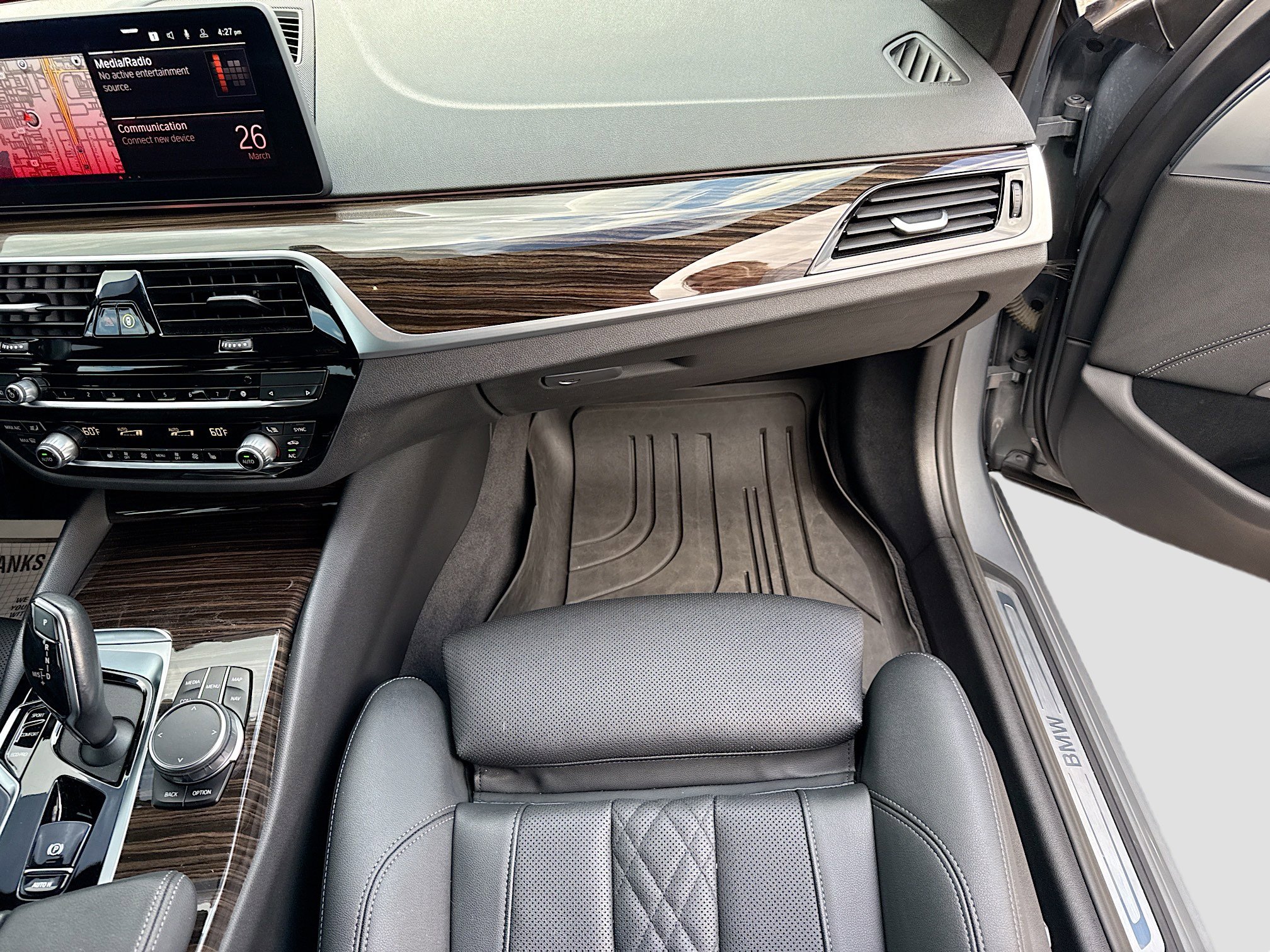 Used 2023 BMW 530i w/ Premium Package RWD image 18