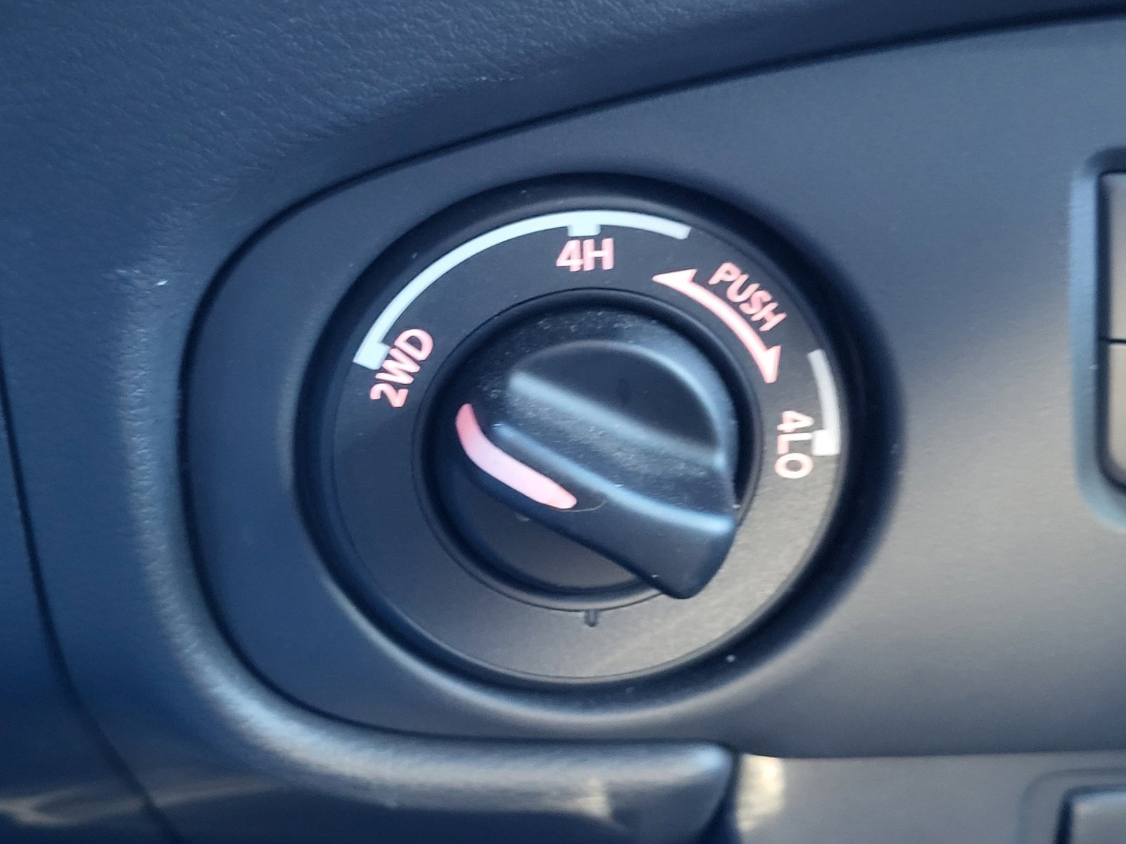 Used 2024 Nissan Frontier PRO-4X w/ Off-Road Protection Package image 31