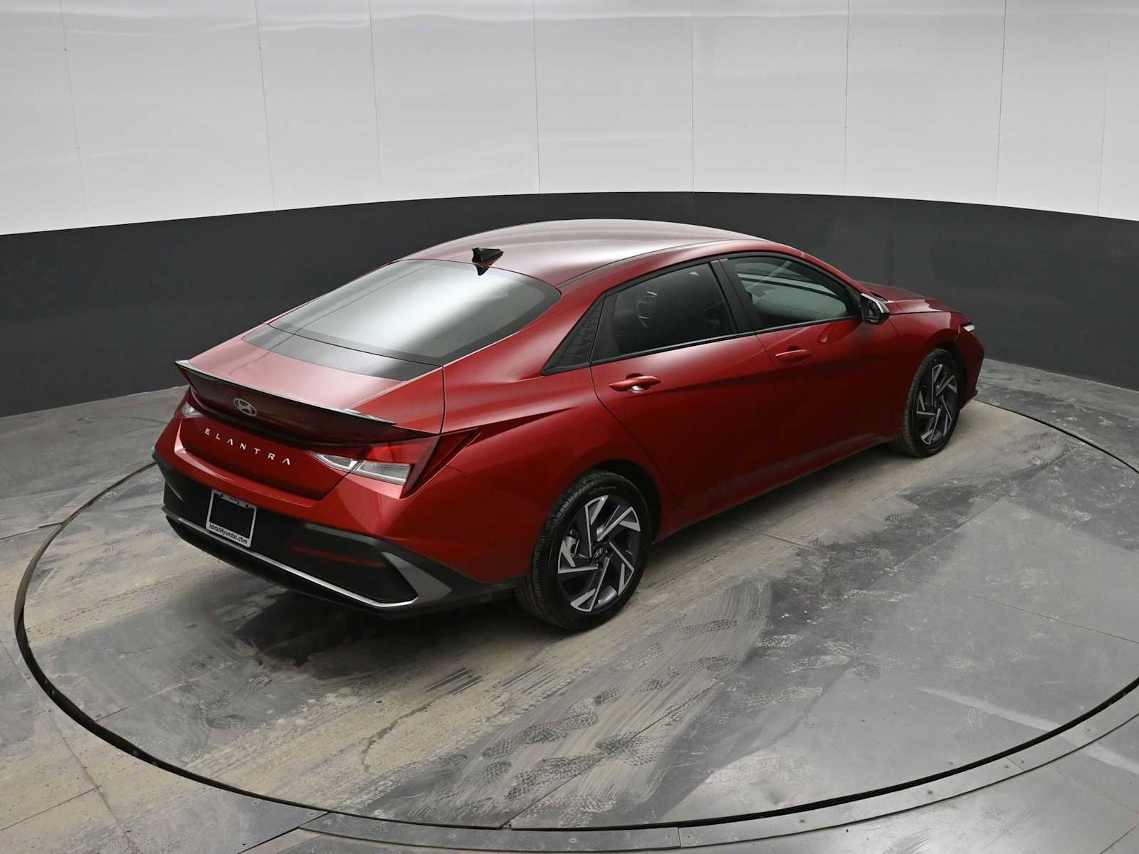 Certified 2025 Hyundai Elantra Sport image 28