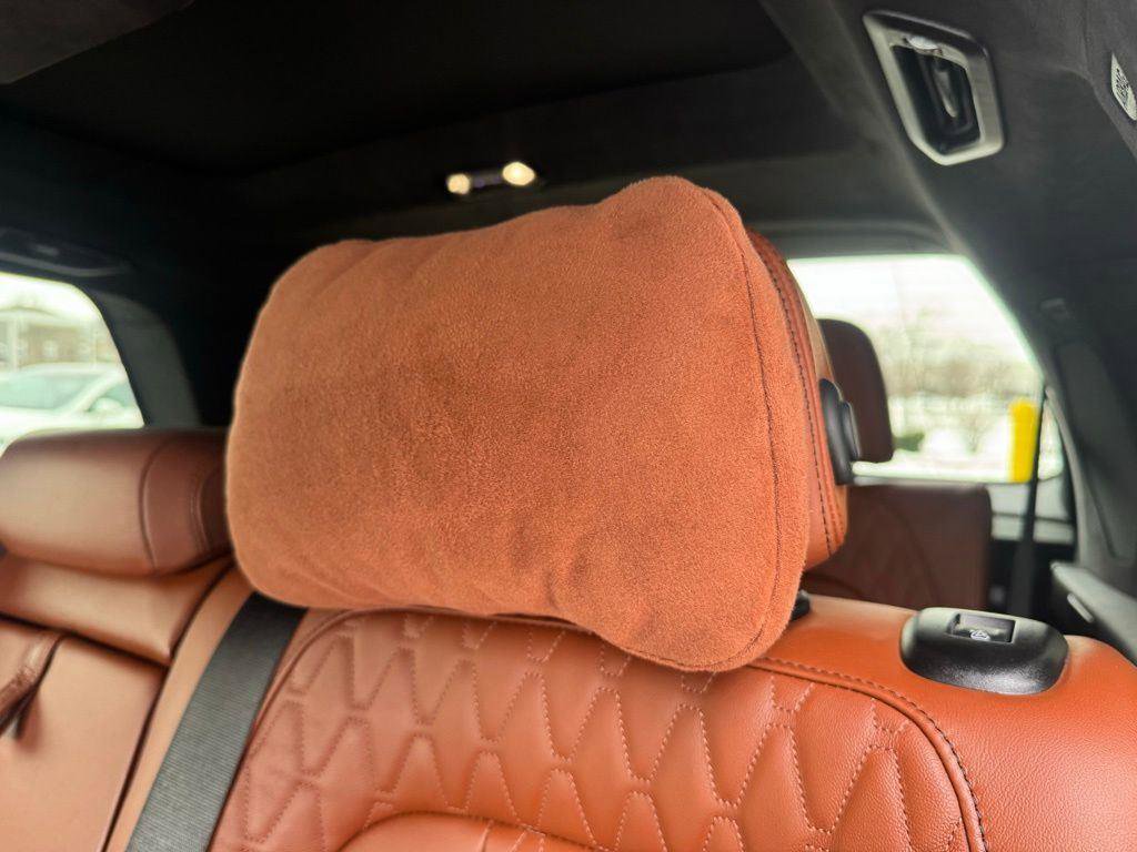 Used 2023 BMW X7 M60i w/ Executive Package image 39