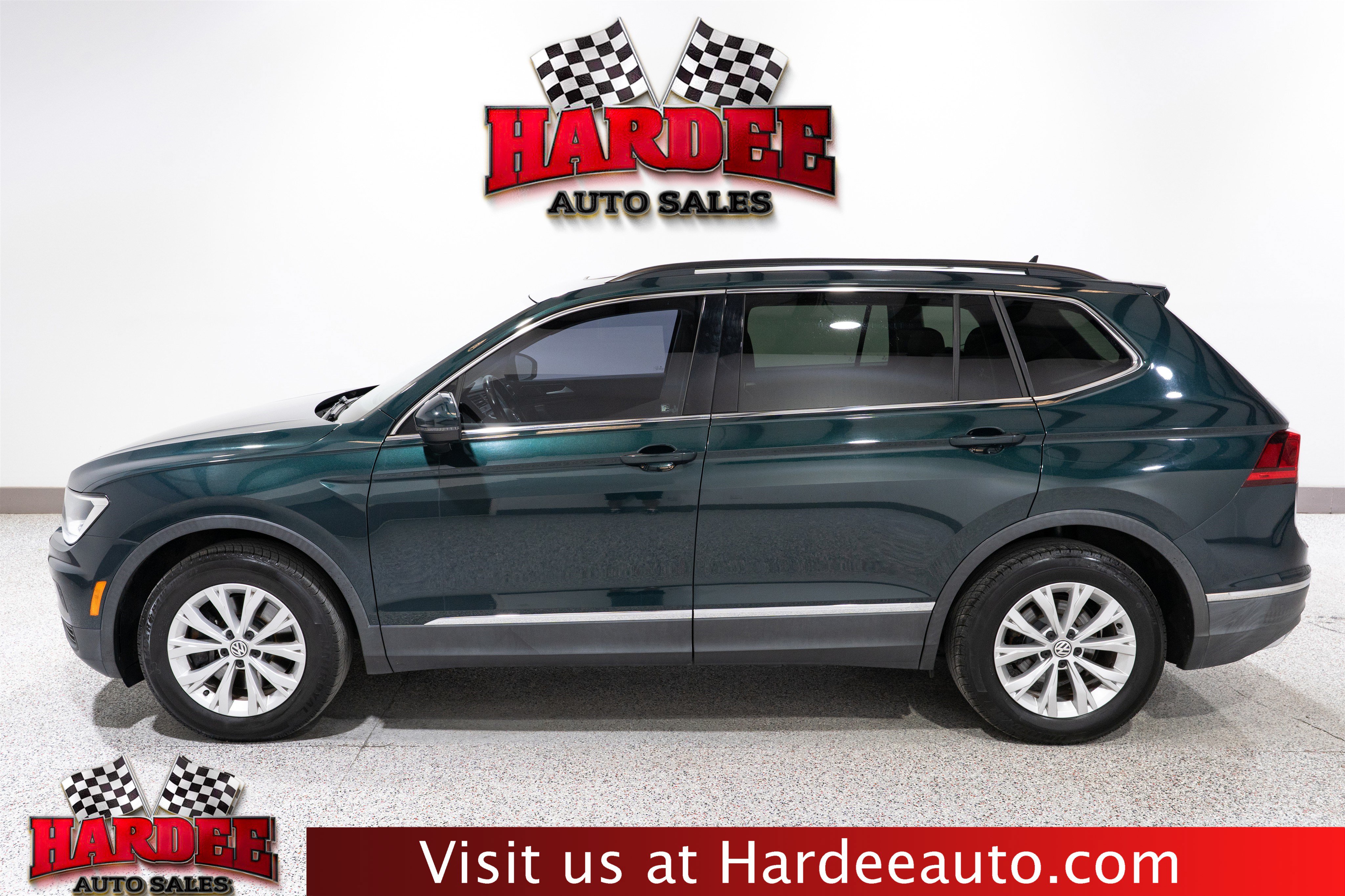 Used 2018 Volkswagen Tiguan SE w/ Panoramic Sunroof Package